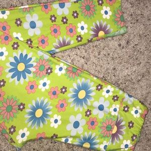 LuLaRoe Tall & Curvy Retro Flower Power Leggings
